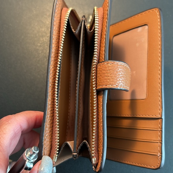 Kate Spade wallet NWOT - Picture 4 of 4